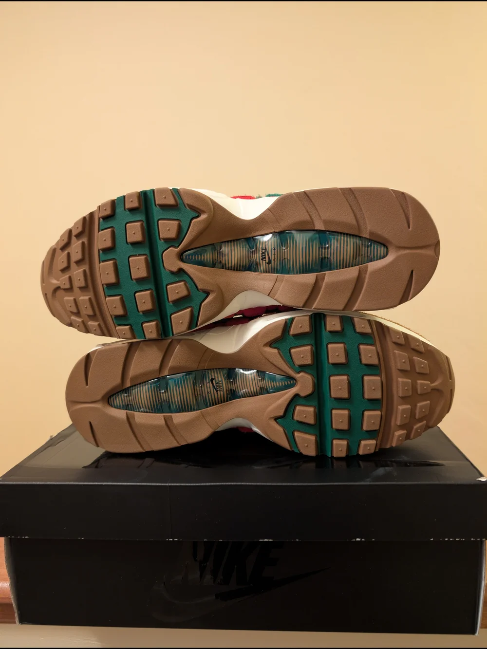 Nike featuring air